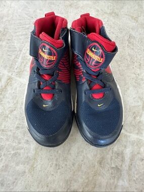 Nike Kids Navy & Red Team Hustle Mid-Top Sneakers Boys 13